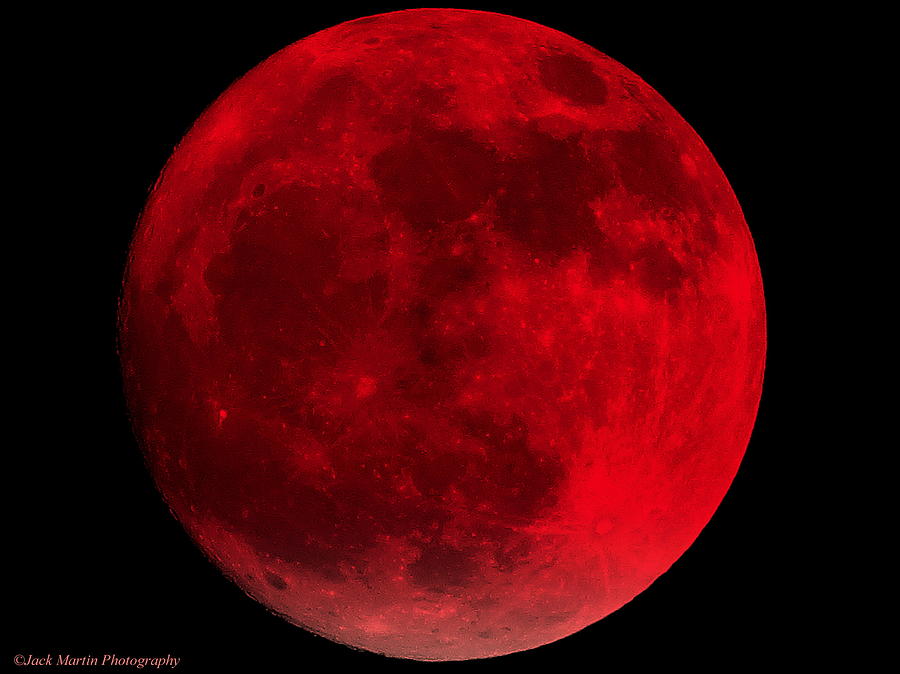 Луна кровавая слушать. Bloodmoon. Красная Луна. Кровавая Луна. Красное полнолуние.